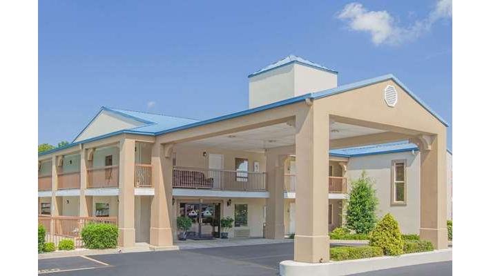 Days Inn & Suites by Wyndham Pine Bluff in Pine Bluff, Arkansas, United States