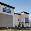 Days Inn & Suites by Wyndham Port Arthur