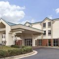 Days Inn & Suites by Wyndham Ridgeland