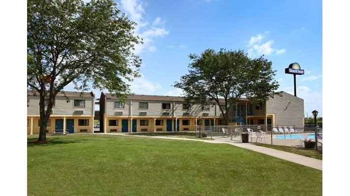 Days Inn by Wyndham Bowling Green in Bowling Green, Ohio, United States