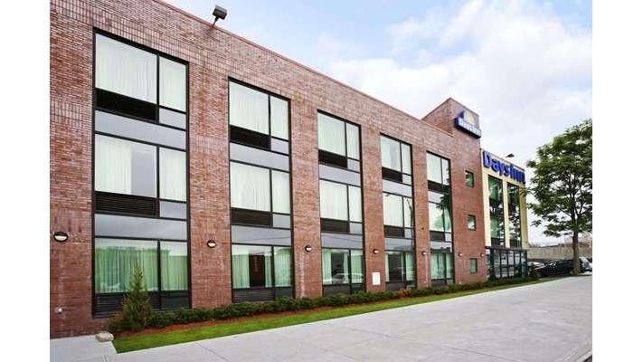 Days Inn by Wyndham Bronx Near Stadium in Bronx, New York, United States