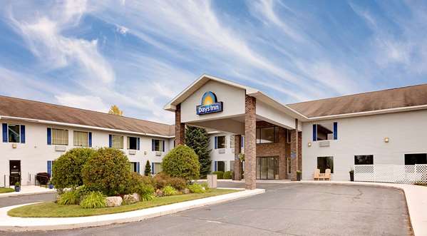 Days Inn by Wyndham Cadillac in Cadillac, Michigan, United States