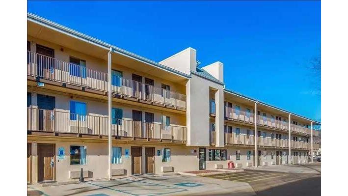 Days Inn by Wyndham Charleston WV in Charleston, West Virginia, United States