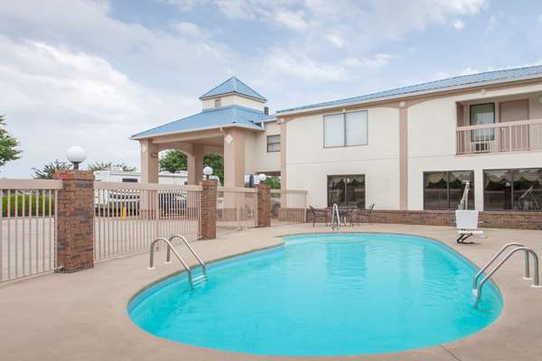 Days Inn by Wyndham Decatur Southeast in Decatur, Alabama, United States