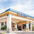 Days Inn by Wyndham Hendersonville