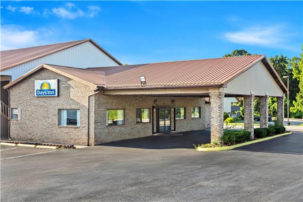Days Inn by Wyndham Huntington in Huntington, West Virginia, United States