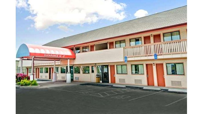 Days Inn by Wyndham Independence in Independence, Missouri, United States