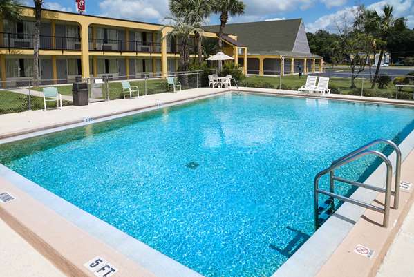 Days Inn by Wyndham Lake City I-75 in Lake City, Florida, United States