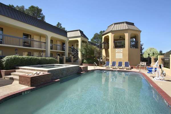 Days Inn by Wyndham Longview South in Longview, Texas, United States