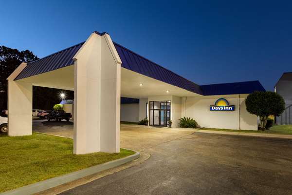 Days Inn by Wyndham McComb MS in McComb, Mississippi, United States