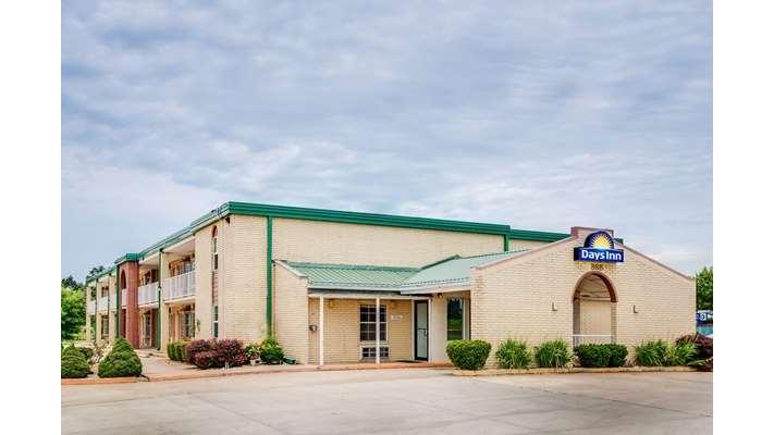 Days Inn by Wyndham Monett in Monett, Missouri, United States