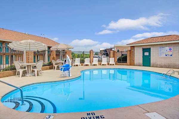 Days Inn by Wyndham Mooresville Lake Norman in Mooresville, North Carolina, United States