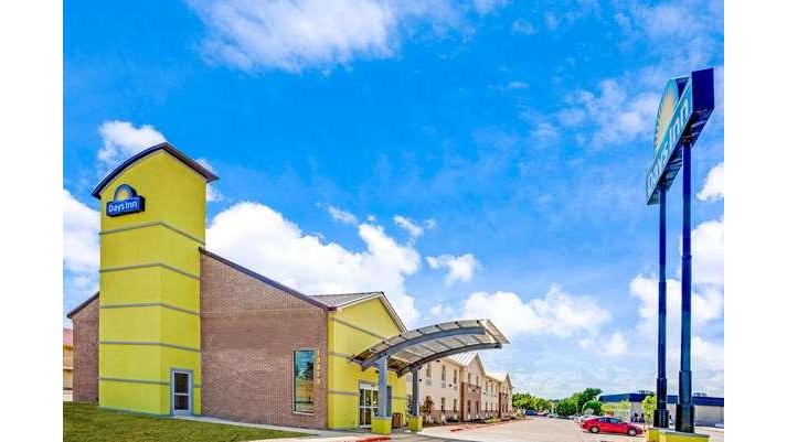 Days Inn by Wyndham North Dallas/Farmers Branch in Farmers Branch, Texas, United States