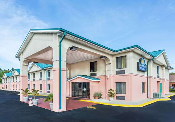 Days Inn by Wyndham Panama City/Callaway in Panama City, Florida, United States