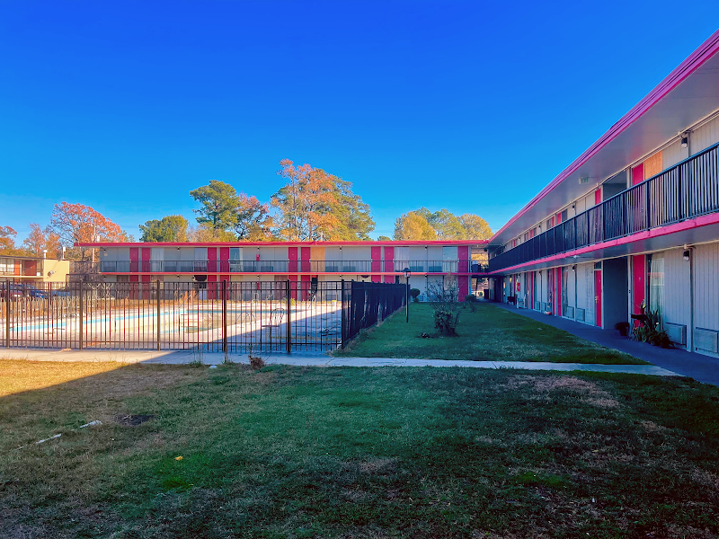 Deluxe Inn Lumberton in Lumberton, North Carolina, United States