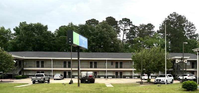 Diboll Inn & Suites in Diboll, Texas, United States