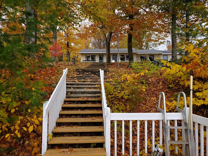Dixon Lake Resort Motel in Gaylord, Michigan, United States