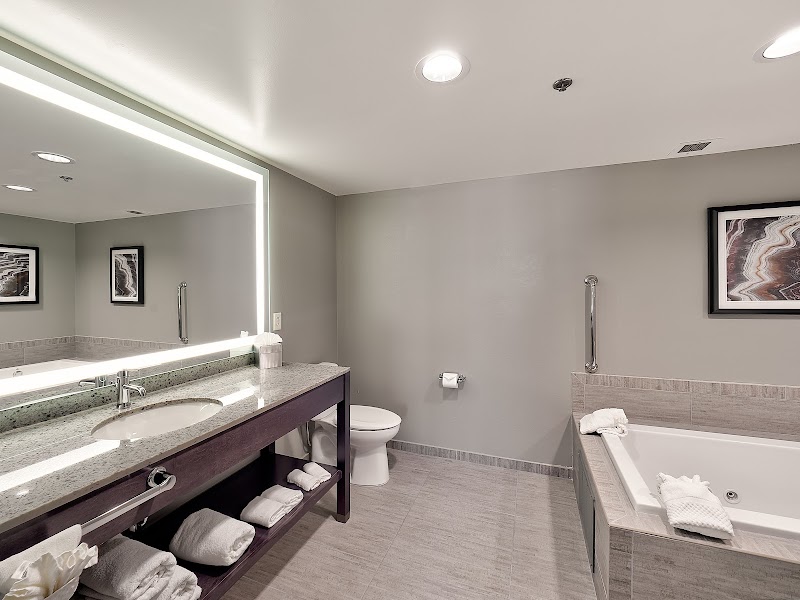 DoubleTree by Hilton Hotel Bloomington in Bloomington, Illinois, United States