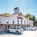 Econo Lodge Inn & Suites