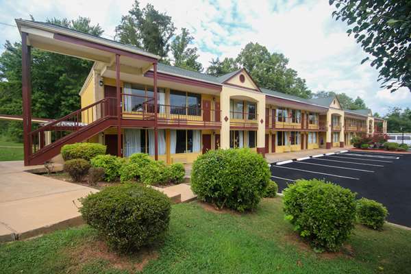 Econo Lodge Inn & Suites in King, North Carolina, United States