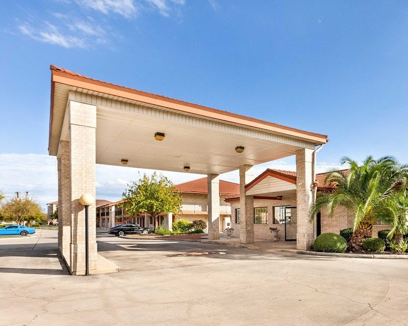 Econo Lodge Inn & Suites Fiesta Park in Leon Valley, Texas, United States