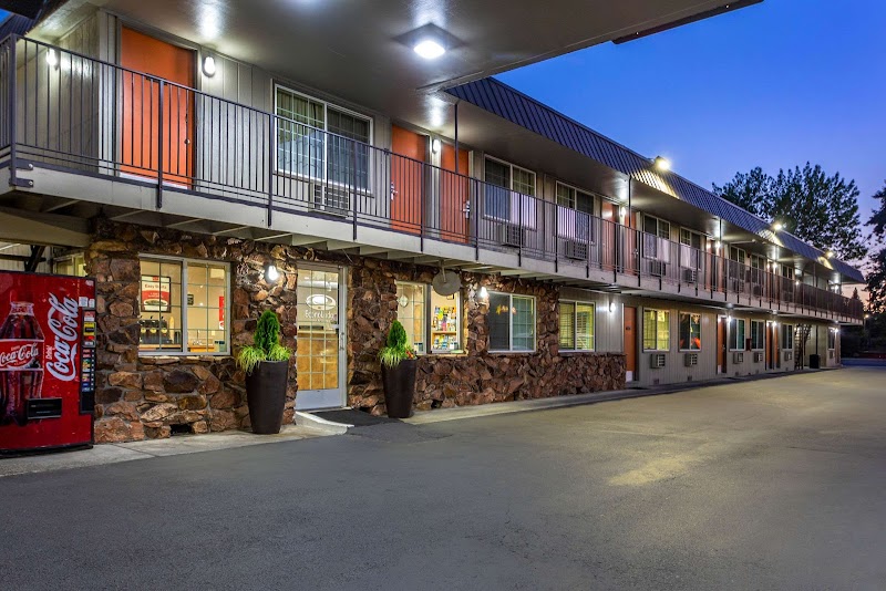 Econo Lodge Inn & Suites Hillsboro - Portland West in Hillsboro, Oregon, United States