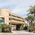 Econo Lodge Inn & Suites Riverside
