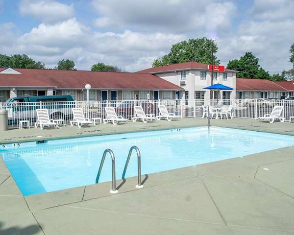 Econo Lodge Inn & Suites South in Sandusky, Ohio, United States
