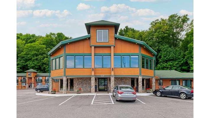 Econo Lodge Lakeside in Marquette, Michigan, United States