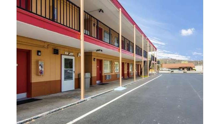 Econo Lodge Near Motor Speedway in Bristol, Tennessee, United States