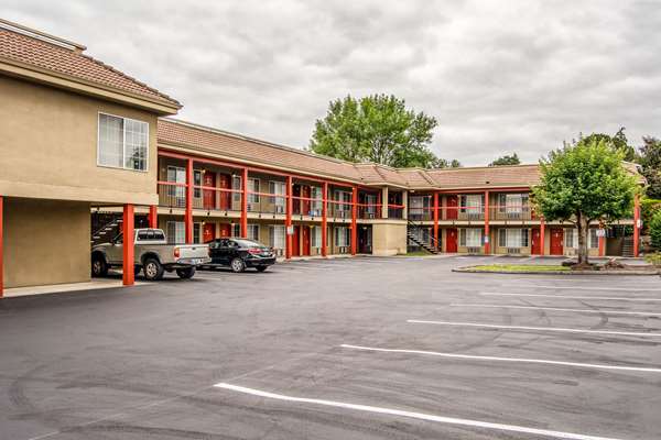 Econo Lodge Southeast in Milwaukie, Oregon, United States