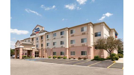 Fairfield Inn & Suites by Marriott Toledo Maumee in Maumee, Ohio, United States