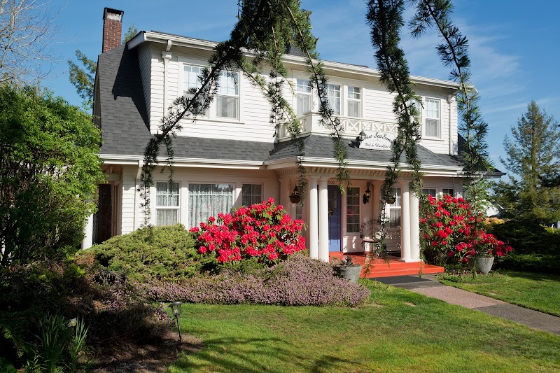 Five SeaSuns Bed and Breakfast in Port Angeles, Washington, United States