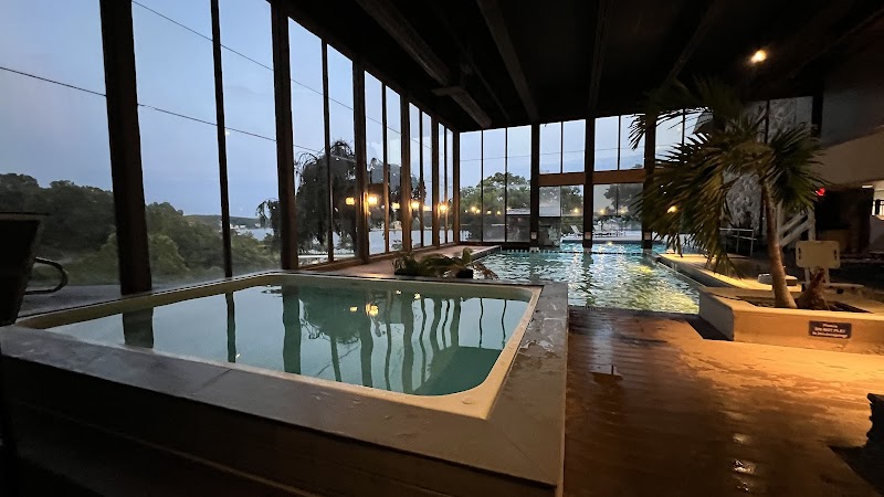 Four Seasons Lodge in Lake Arrowhead, California, United States