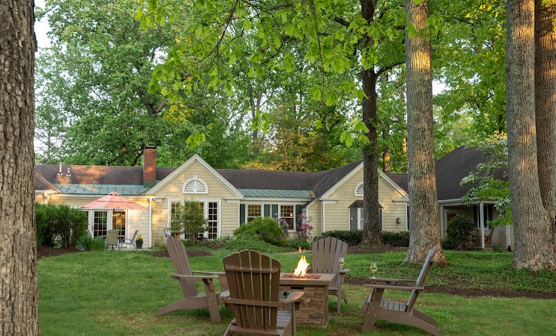 Foxfield Inn in Charlottesville, Virginia, United States