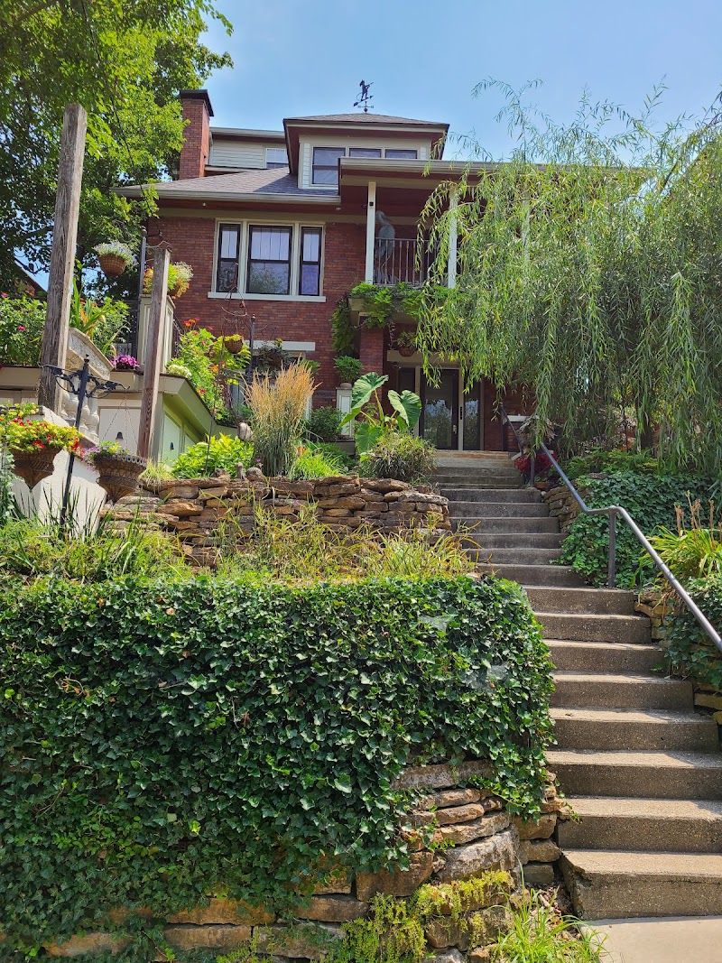 Gaslight Bed & Breakfast in Cincinnati, Ohio, United States