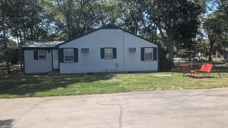 Green Harbor Waterfront Lodging in East Falmouth, Massachusetts, United States