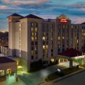Hampton Inn & Suites Kansas City – Country Club Plaza