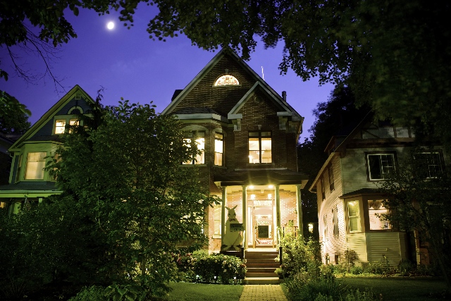 Harvey House Bed & Breakfast in Forest Park, Illinois, United States