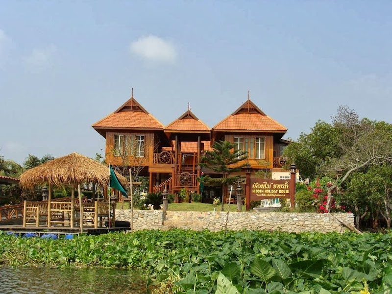 Hidden Holiday House in Nakhon Pathom, Thailand