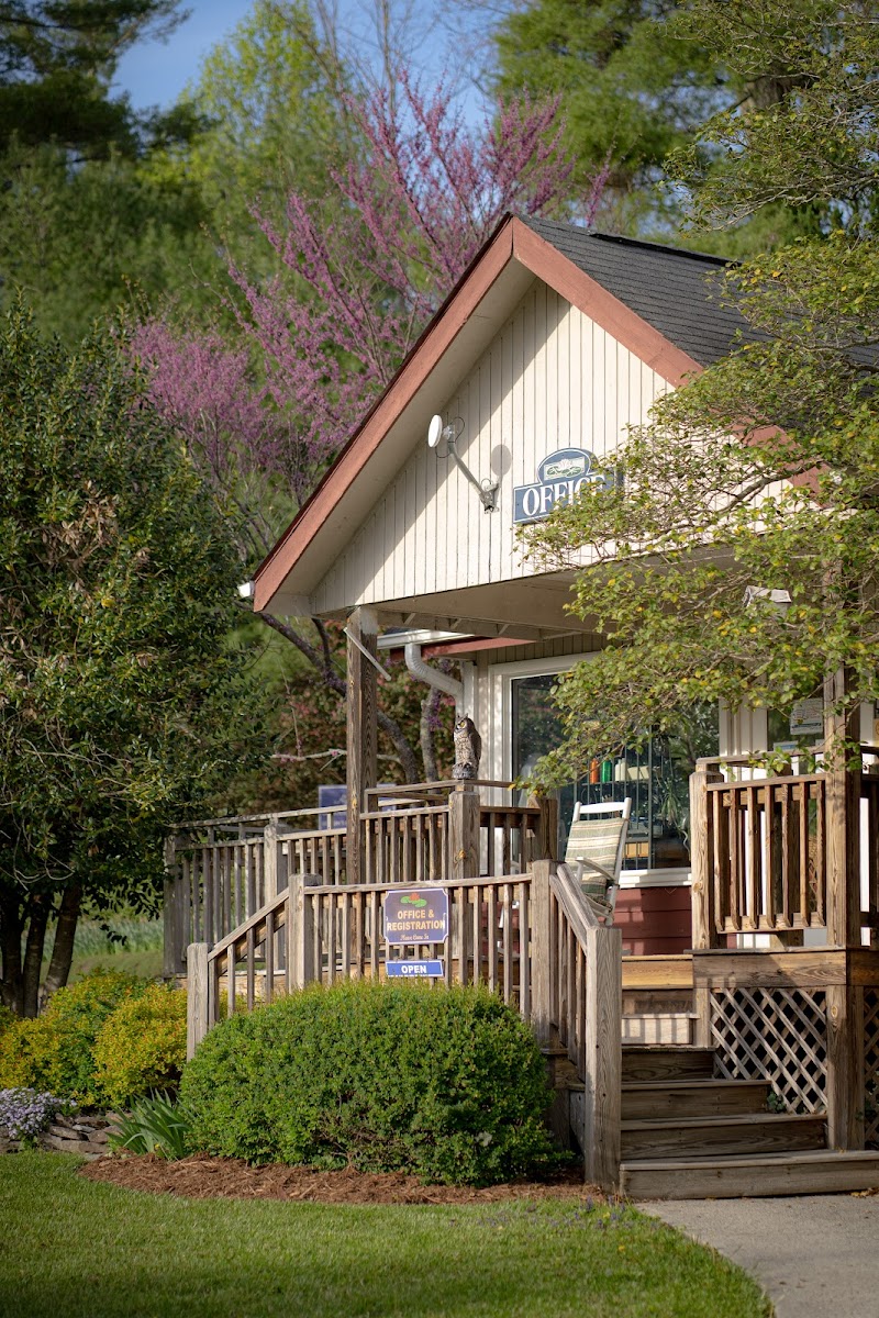 Highland Lake Inn & Resort in Hendersonville, North Carolina, United States