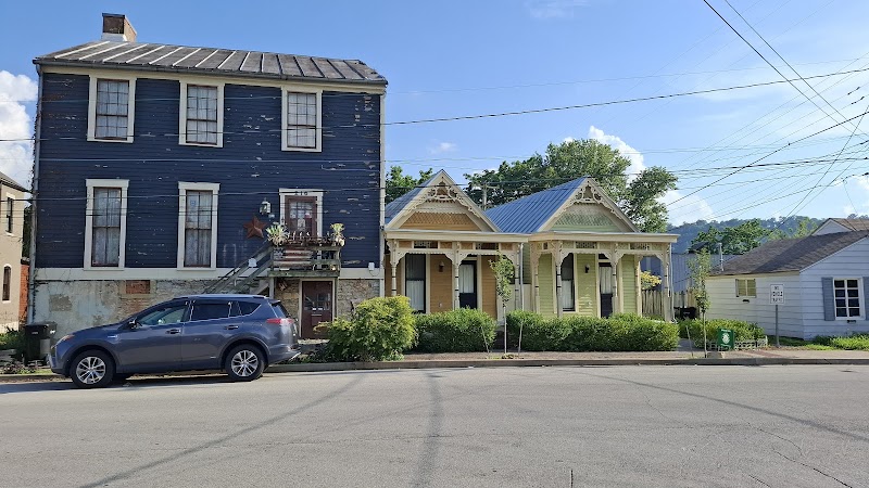 Hillside Inn in Madison, Indiana, United States