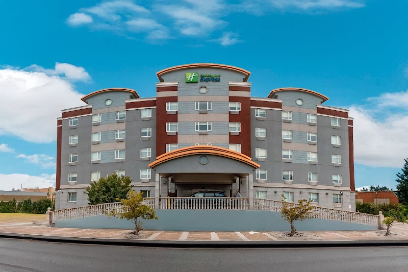 Holiday Inn Express Queens - Maspeth in Queens, New York, United States