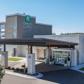 Holiday Inn Express & Suites