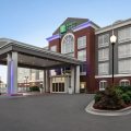 Holiday Inn Express & Suites Birmingham-Irondale (East)