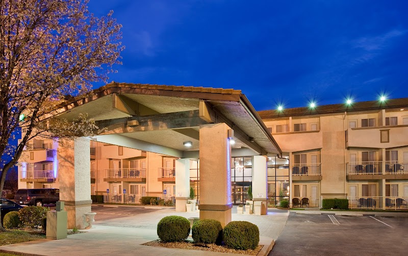 Holiday Inn Express & Suites Branson 76 Central in Branson, Missouri, United States