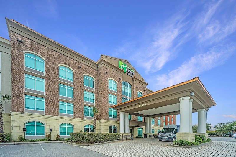 Holiday Inn Express & Suites Charleston Arpt-Conv Ctr Area in North Charleston, South Carolina, United States