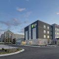 Holiday Inn Express & Suites Chicago – Schaumburg, an IHG Hotel