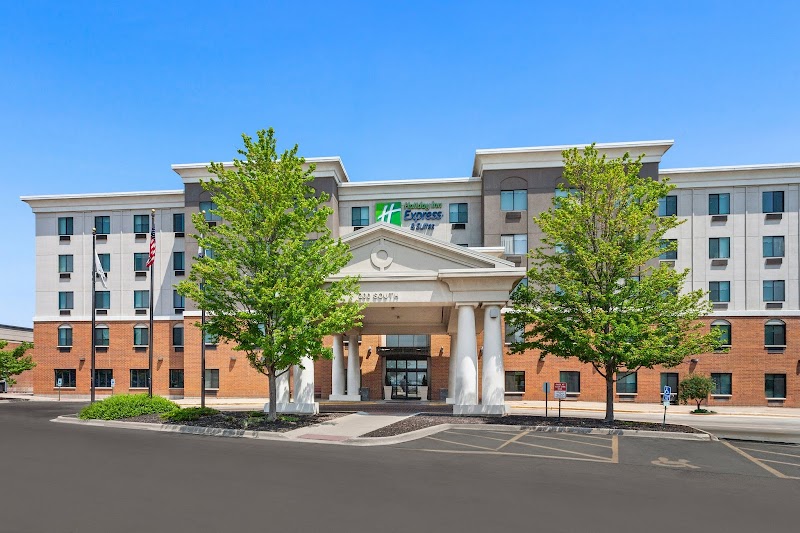 Holiday Inn Express & Suites Chicago West-O'Hare Arpt Area in Hillside, Illinois, United States