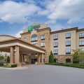 Holiday Inn Express & Suites Cleveland Northwest